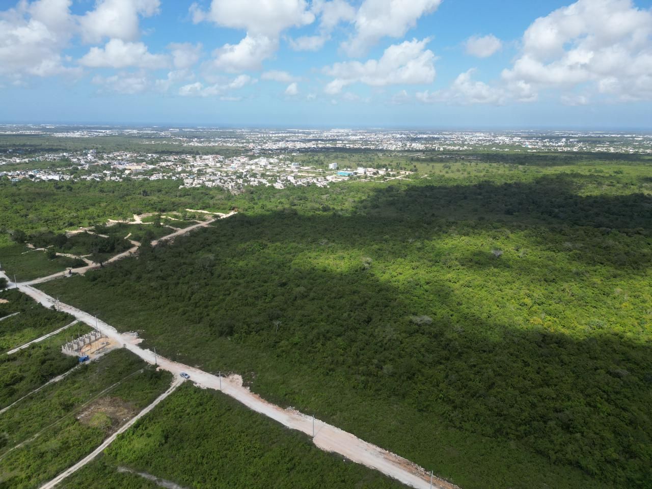 Surrounding area with nearby developments